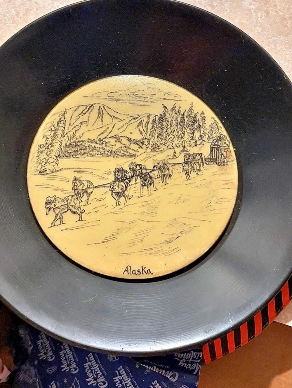 Alaska Scenic Decorative gold pan
